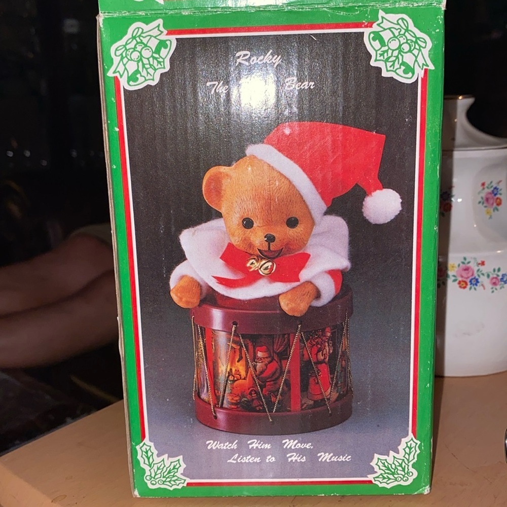 Vintage CHRISTMAS Wind Up Musical Porcelain TEDDY BEAR Plays 12 Days OfChristmas